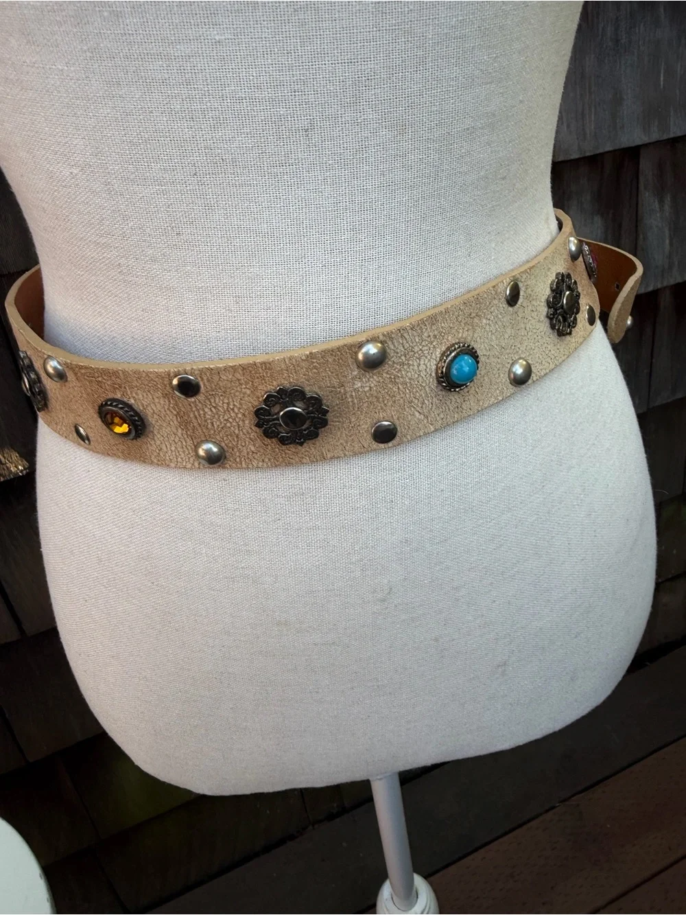 Vintage Y2K Leatherock distressed beige leather belt studs & cross stones Sz M